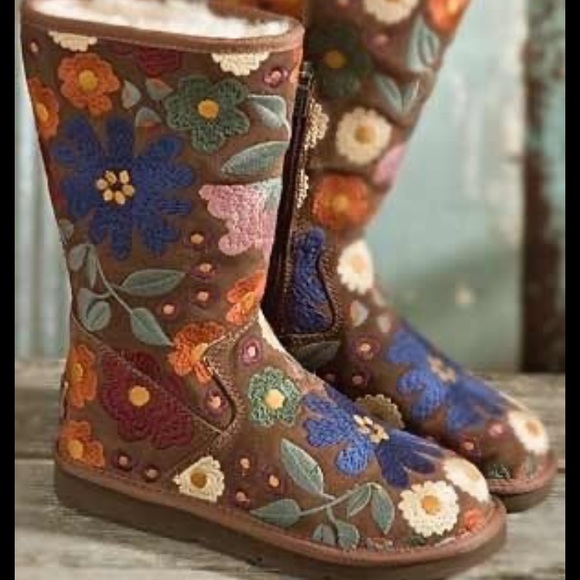 UGG Shoes - LIMITED EDITION UGG Wahine embroidered boots sz 6